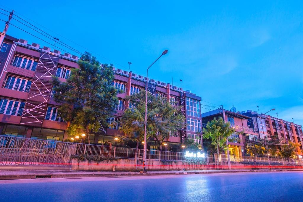 Nest n Rest Hotel — 1