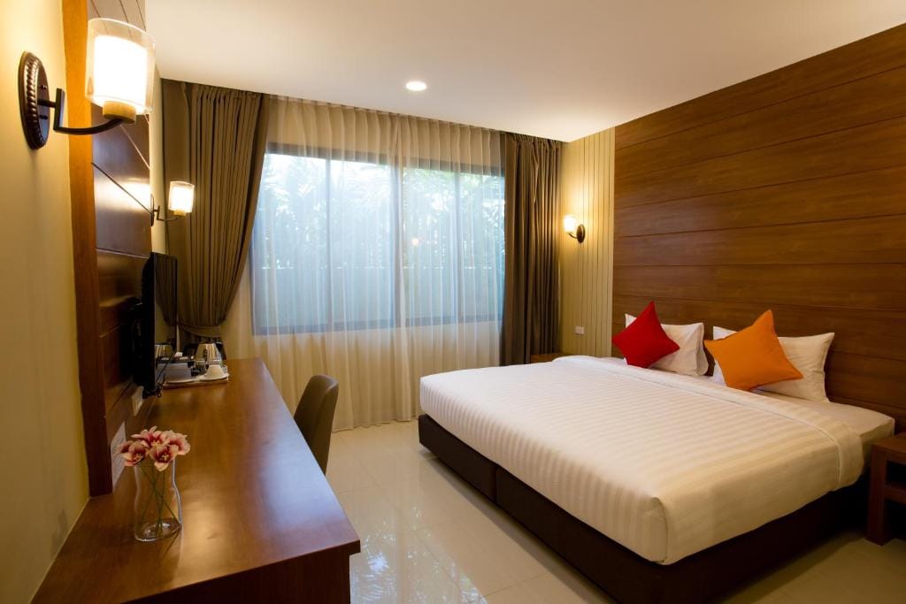 S Bangkok Hotel, Navamin — 2
