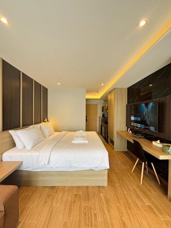 J5 Hotel — 1