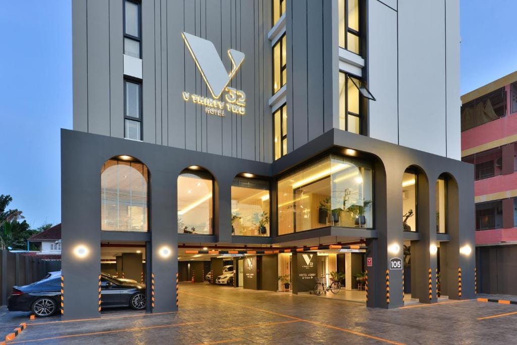 V32 Hotel — 5