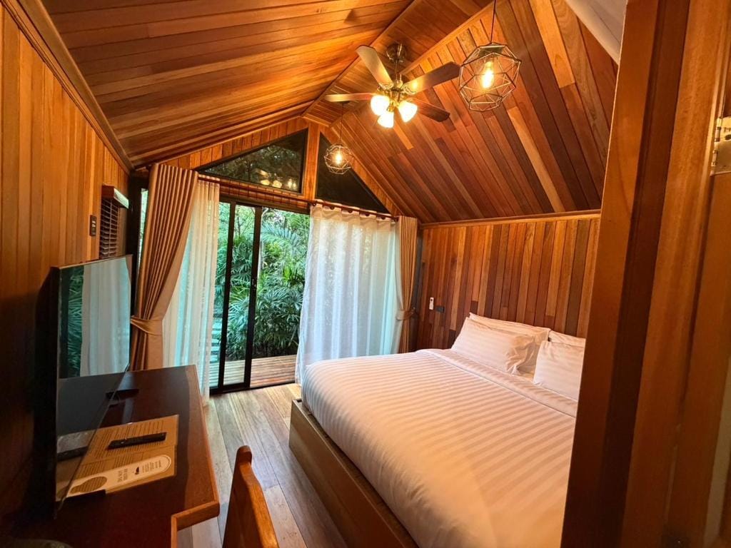 Lush inn Phuket — 2