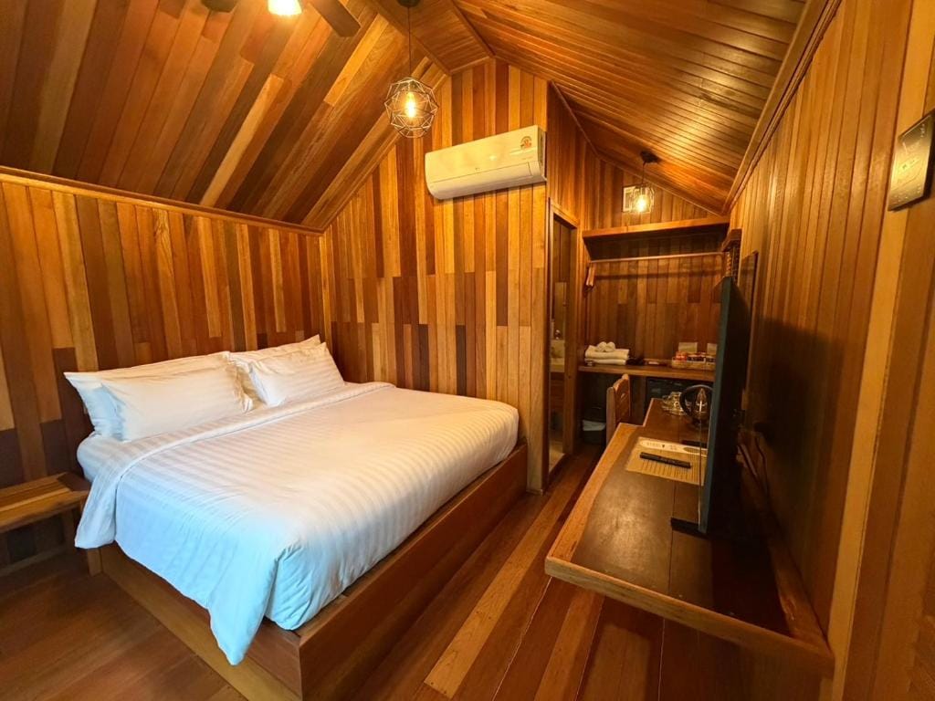 Lush inn Phuket — 4