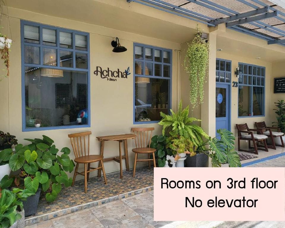 Achcha hotel - itsaraphap MRT station - Wat Arun — 1