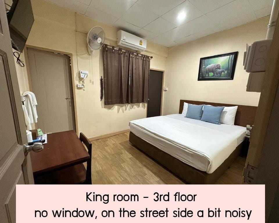 Achcha hotel - itsaraphap MRT station - Wat Arun — 5