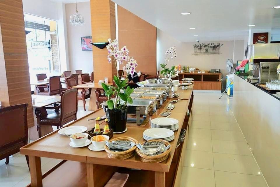 Paholyothin Park Place — 4