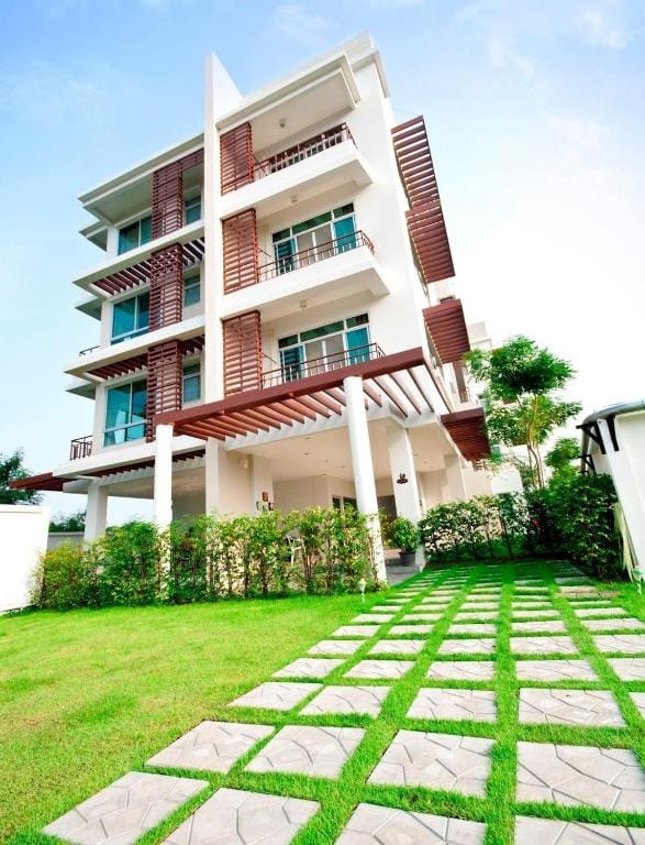 The Meet Green Apartment — 1