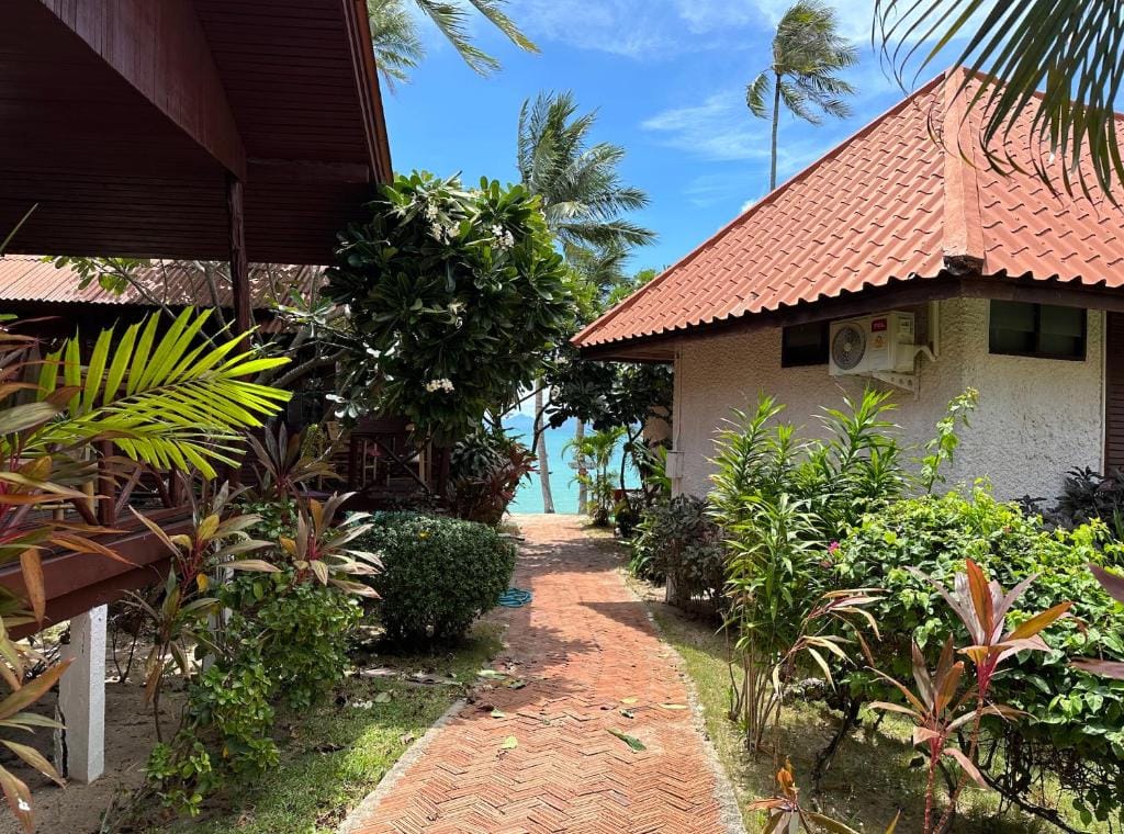 Bangrak Pier Bungalow — 3