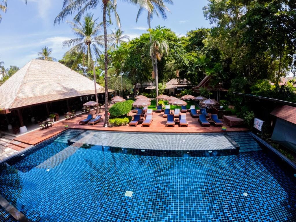 J4 Samui Hotel - Chaweng Beach — 4