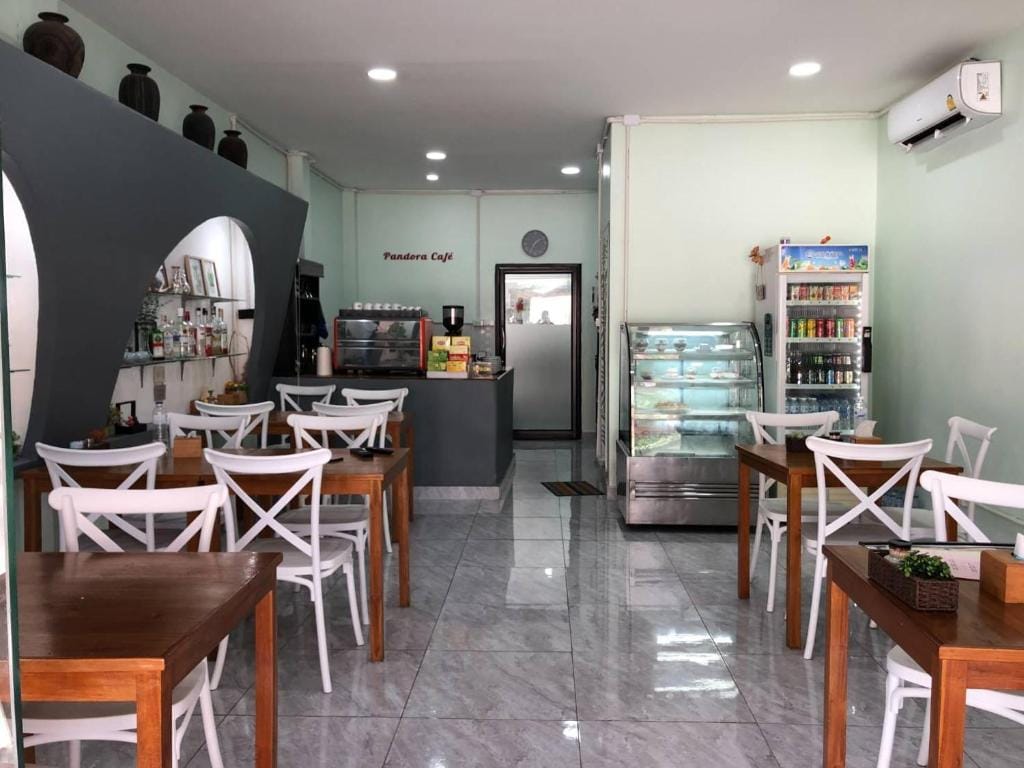 Pandora Café — 4