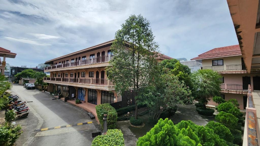Panupong Hotel — 5