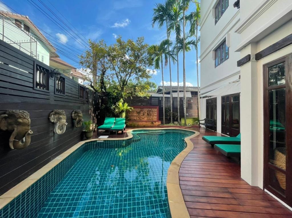 Rich Lanna House — 1