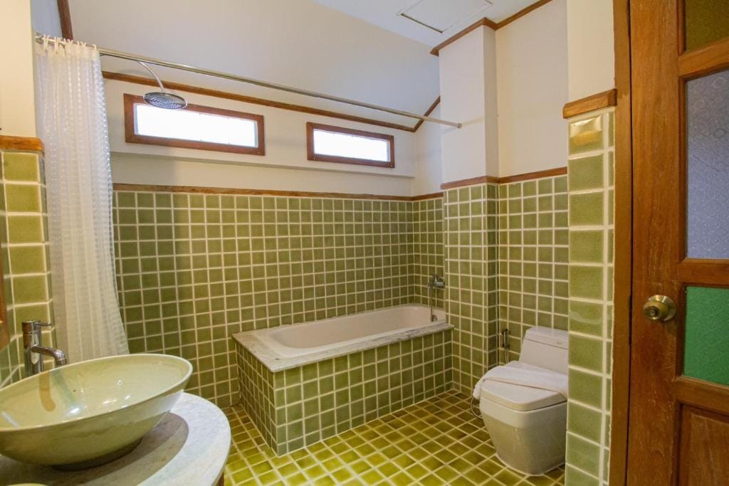 Rich Lanna House — 4
