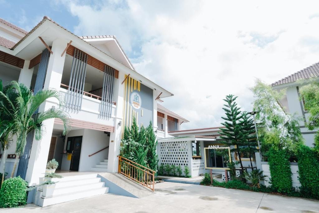 Annahouse — 1