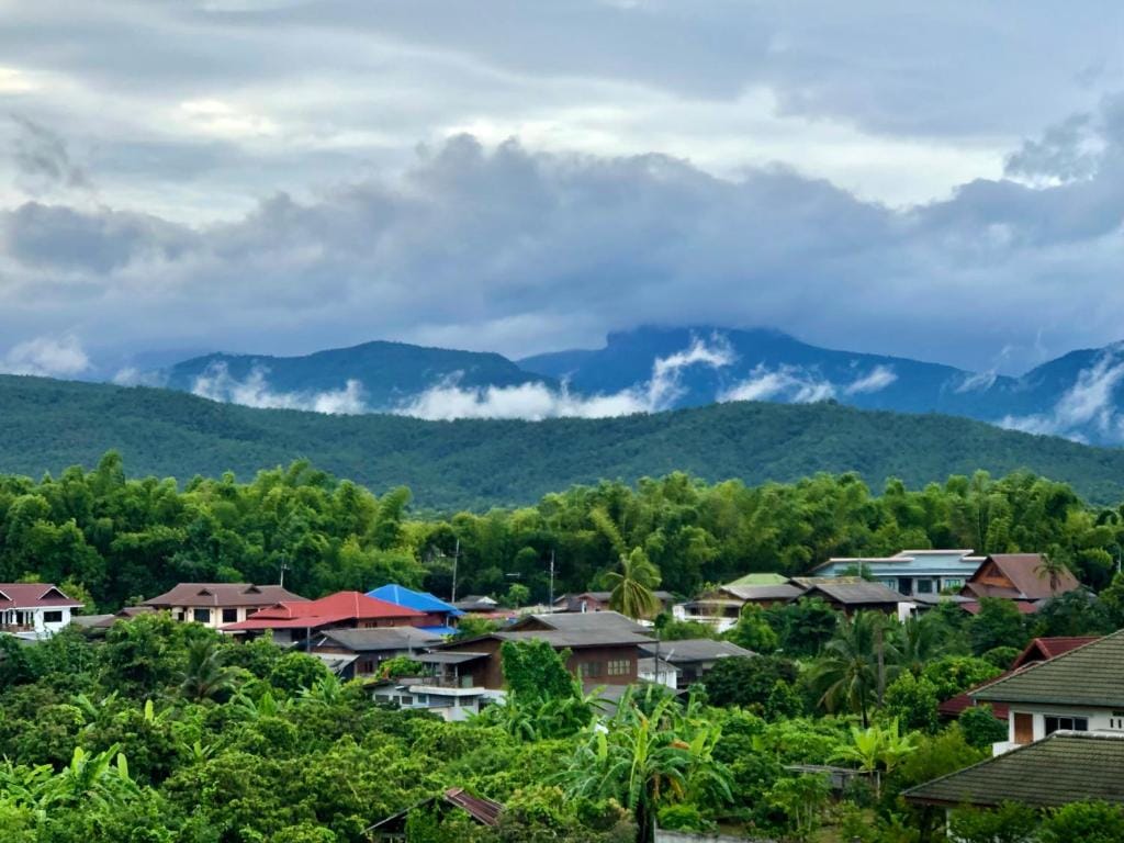 Sandee Place Mountain View Hotel โรงแรมแสนดีเพลส เมาเท่นวิว จอมทอง — 1