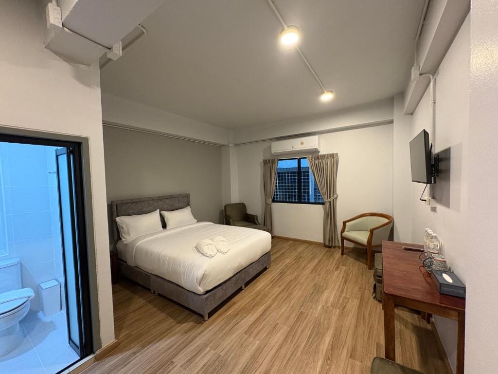 Hometown Stays Hatyai — 2