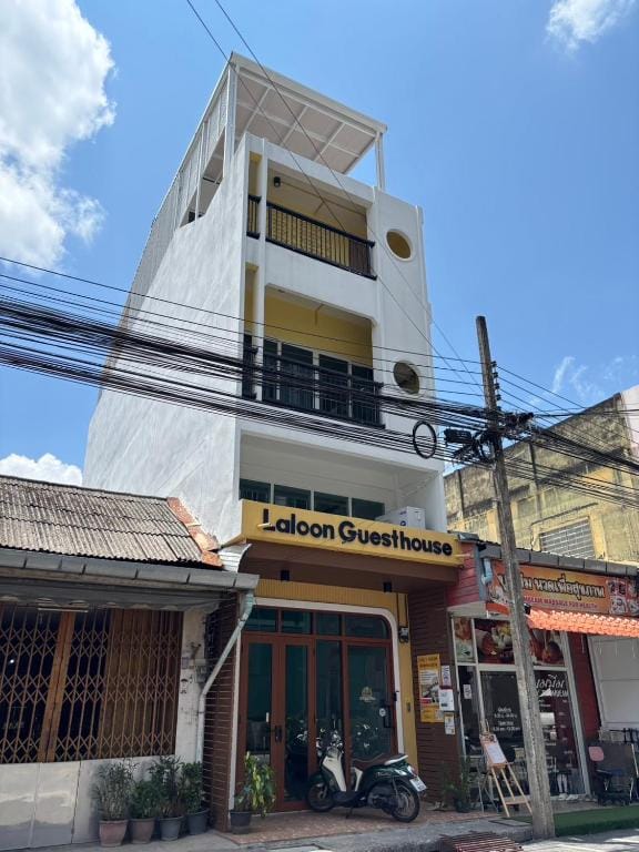 Laloon Guesthouse — 1