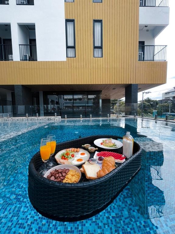 W3 Hotel — 3