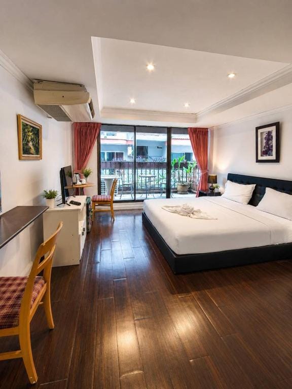 the L Hua Hin — 1