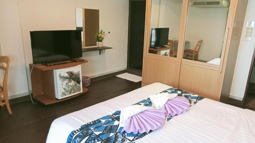 the L Hua Hin — 4