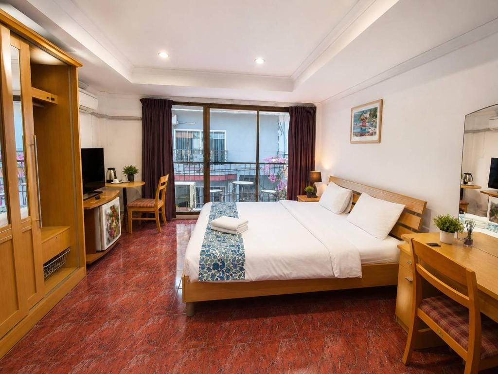 the L Hua Hin — 5