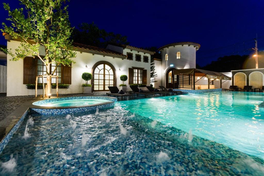 Villa Seville — 1