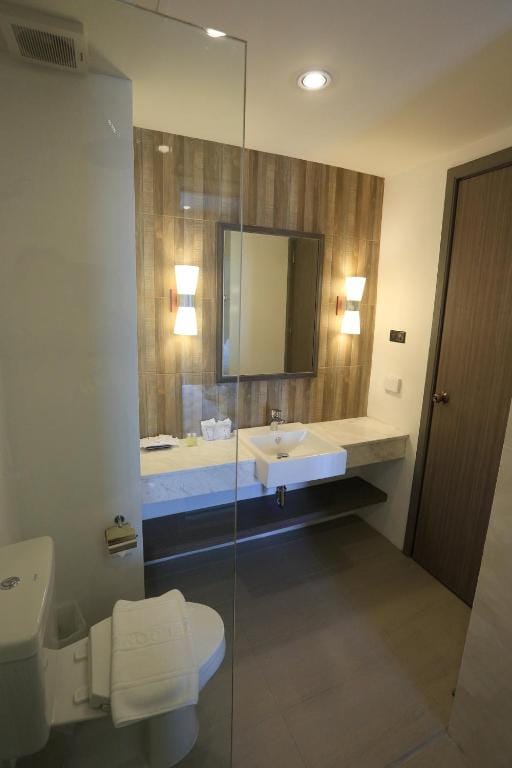 Bright Hotel — 3