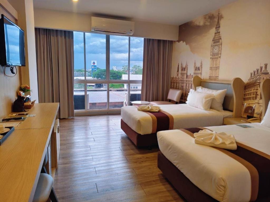 Bright Hotel — 4