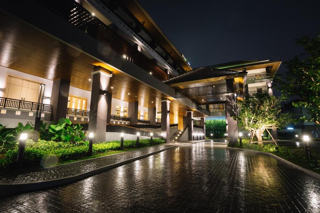 Nadee 10 Resort & Hotel