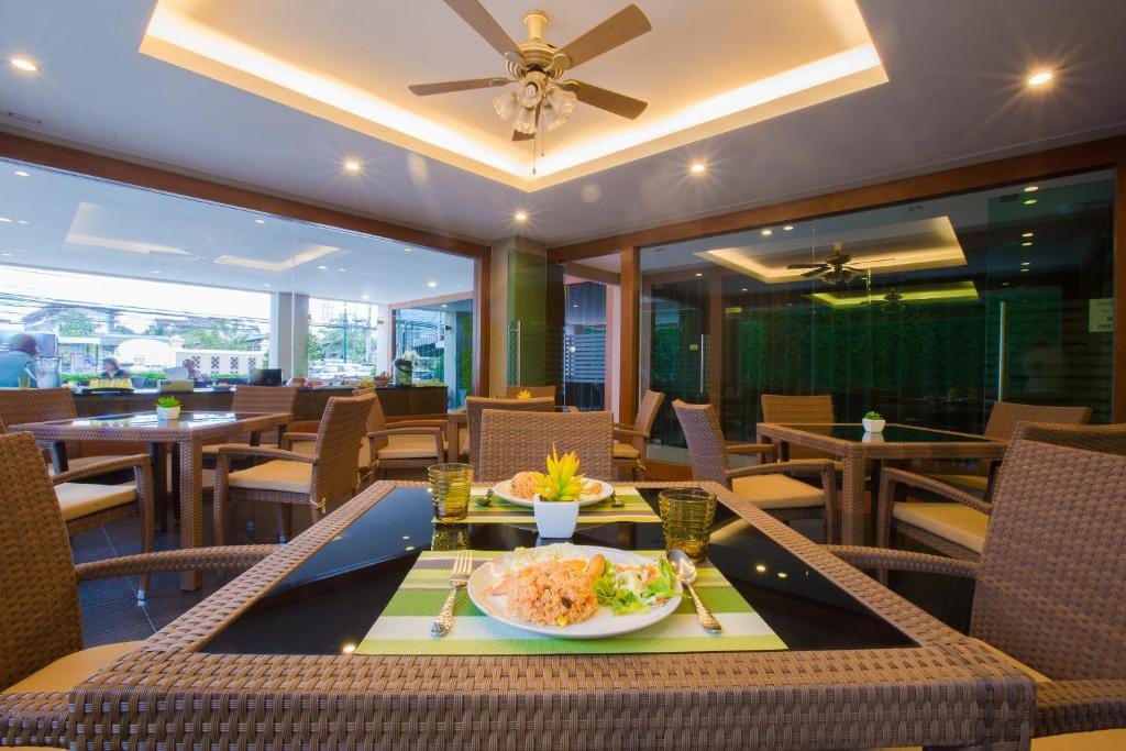Romantic Khon Kaen Hotel — 4