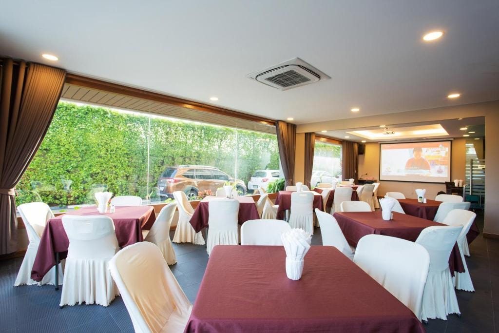Romantic Khon Kaen Hotel — 5