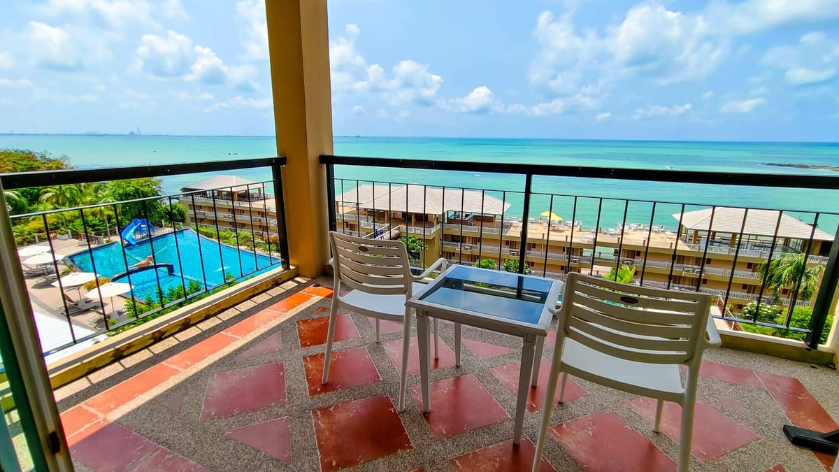Royal Phala Cliff Beach Resort — 3