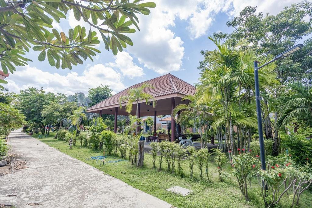 Busaya Resort & Cuisine — 3