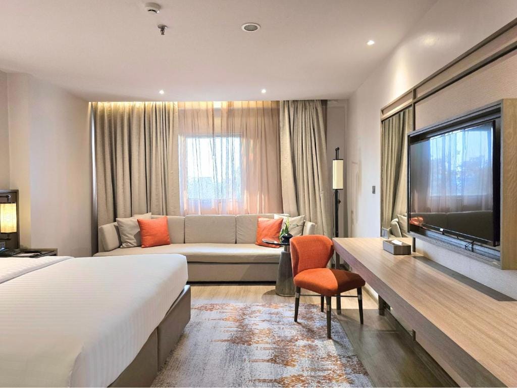 Sima Thani Hotel — 4