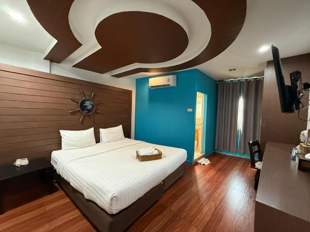 Bed By Cruise Hotel At Samakkhi-Tivanont — 1