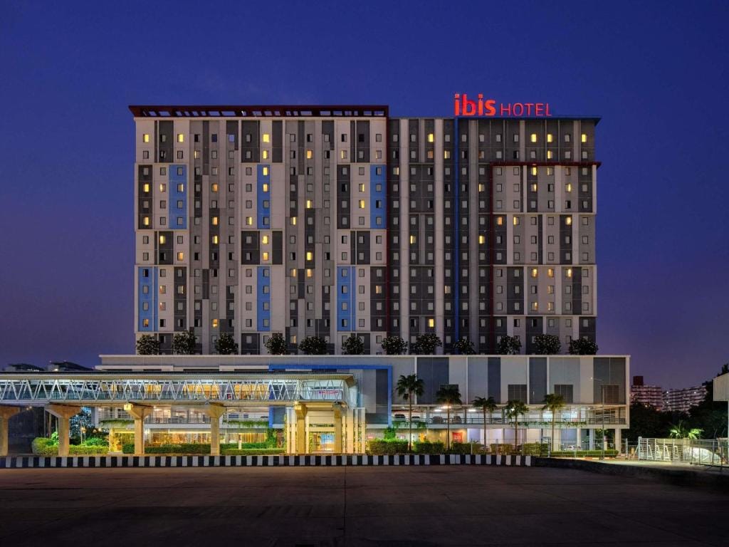 ibis Bangkok IMPACT — 2