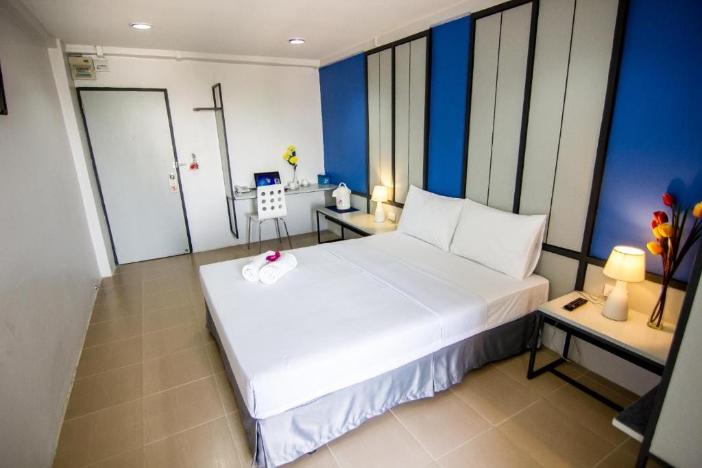 Regent Ngamwongwan Hotel — 5