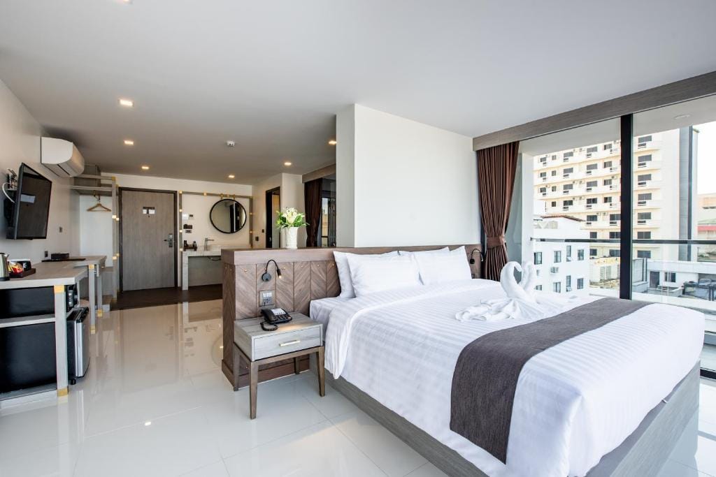 Blackwoods Hotel Pattaya - SHA Extra Plus — 2