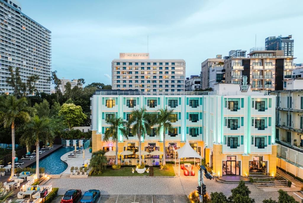 Wave Hotel Pattaya — 1