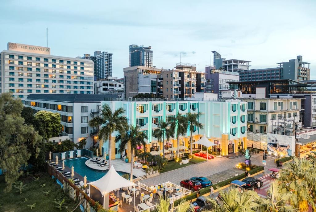 Wave Hotel Pattaya — 2