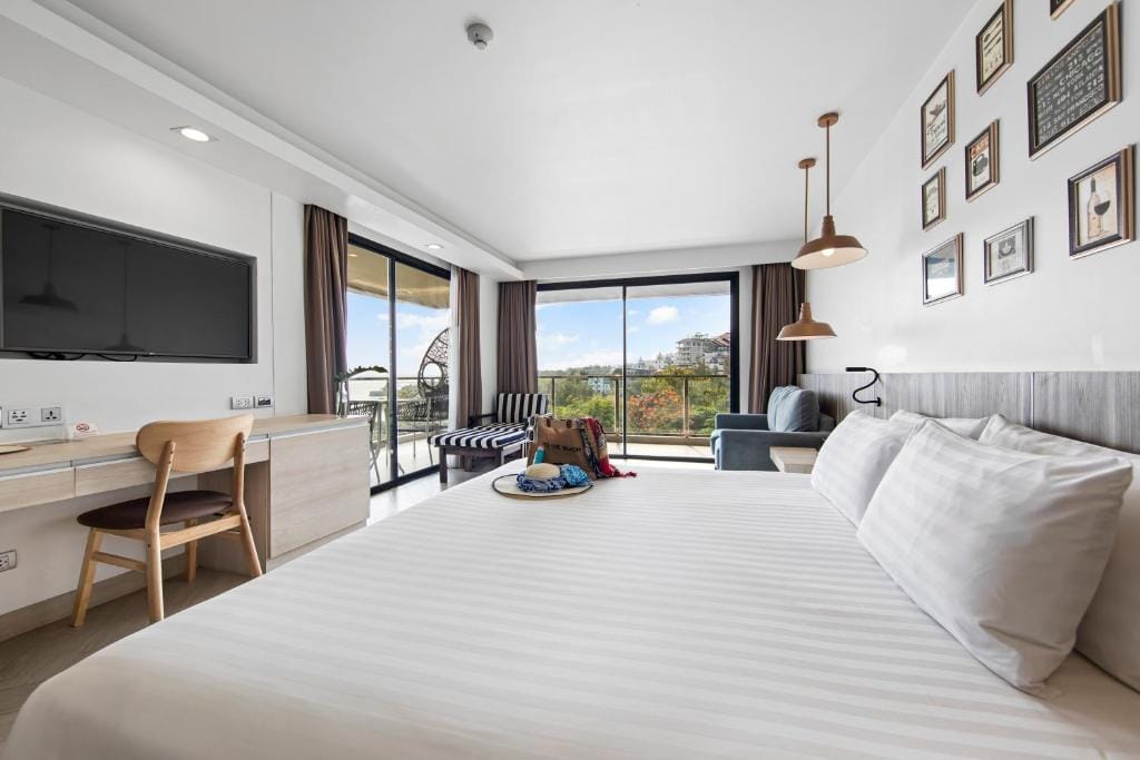 Golden Tulip Pattaya Beachfront Resort — 3