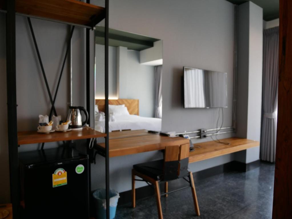 OU HOTEL — 4