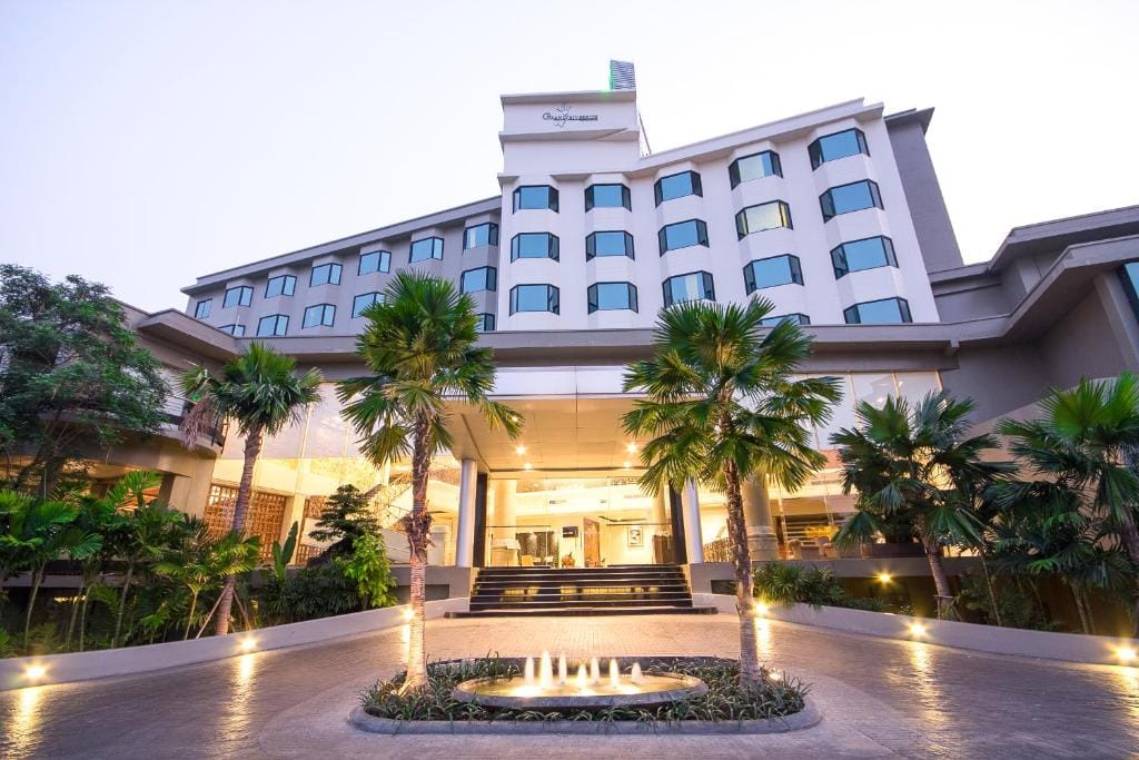The Grand Riverside Hotel — 5