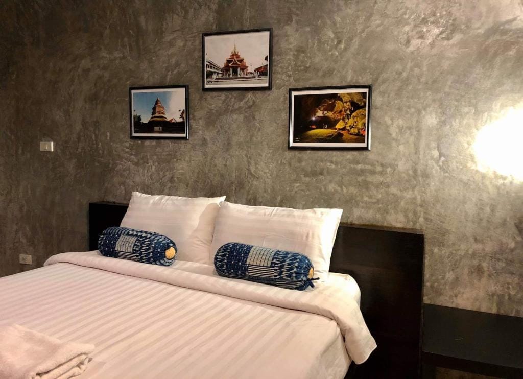 Come Moon Loft Hotel — 2
