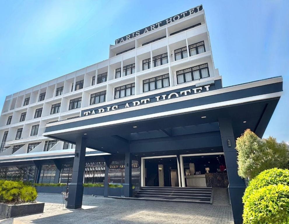 Taris Art Hotel Phrae — 1