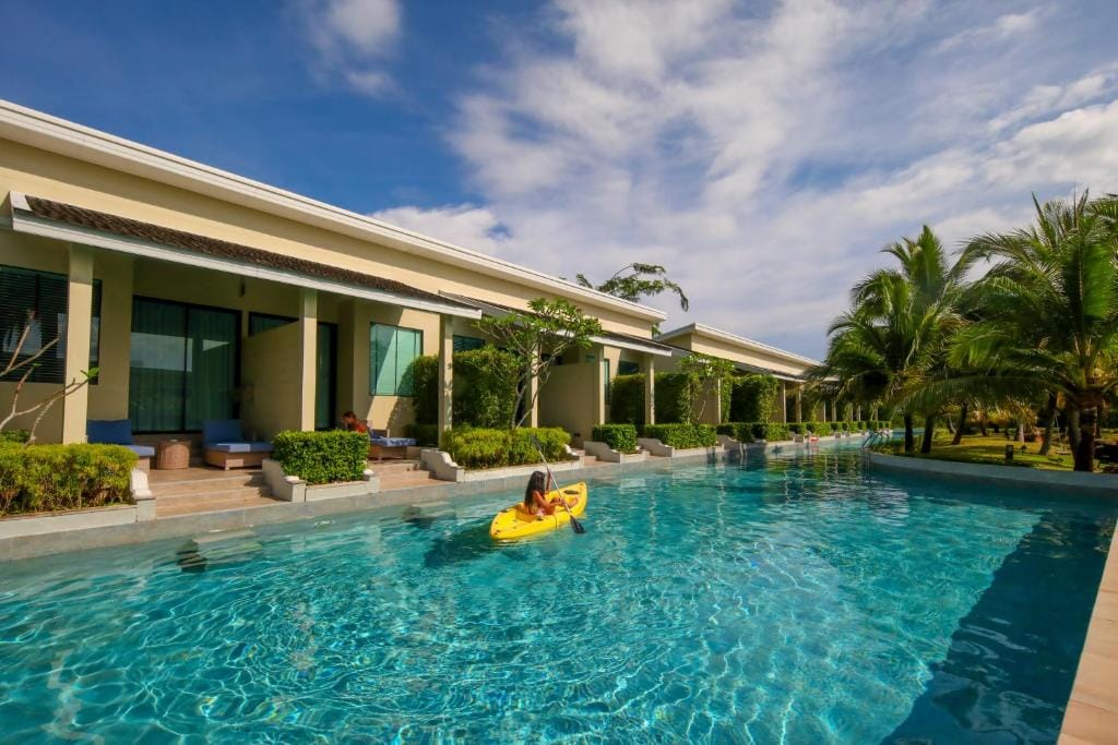 CRAFT Resort & Villas, Phuket Town - scheduled shuttle to Phuket Old Town — 1