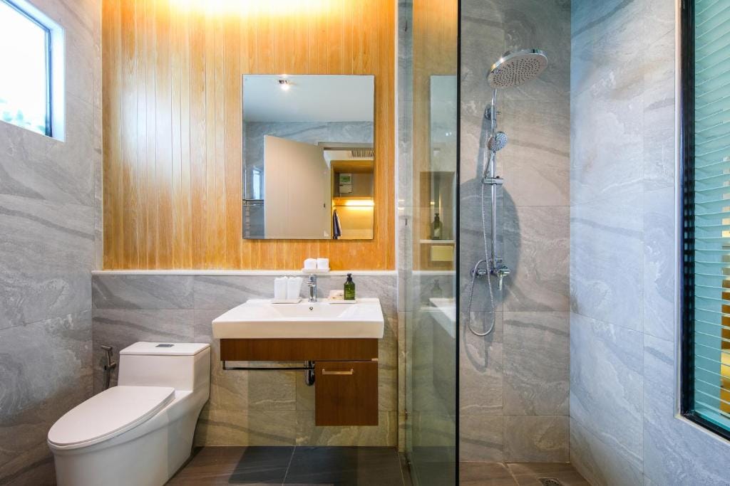 CRAFT Resort & Villas, Phuket Town - scheduled shuttle to Phuket Old Town — 2