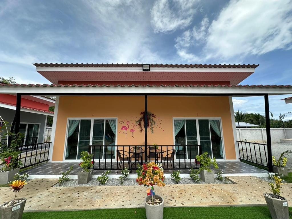 พัชรี รีสอร์ท ภูเก็ต Patcharee Resort Phuket — 1