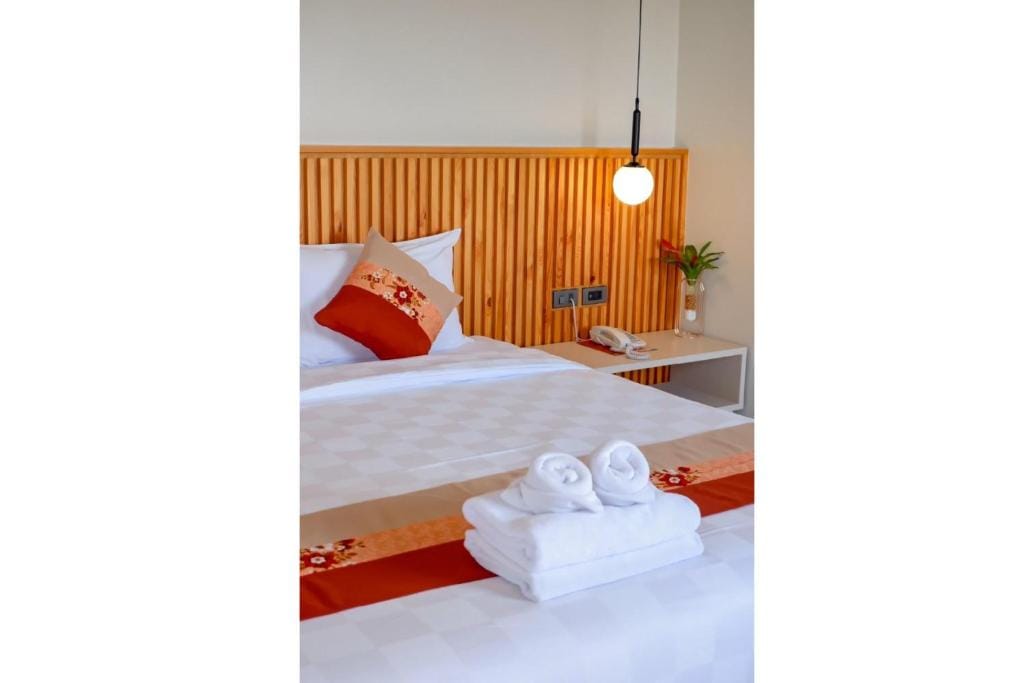 LA PINO HOTEL — 2