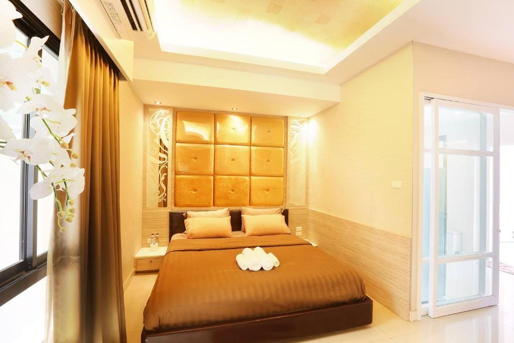 The Luxury Residence — 3