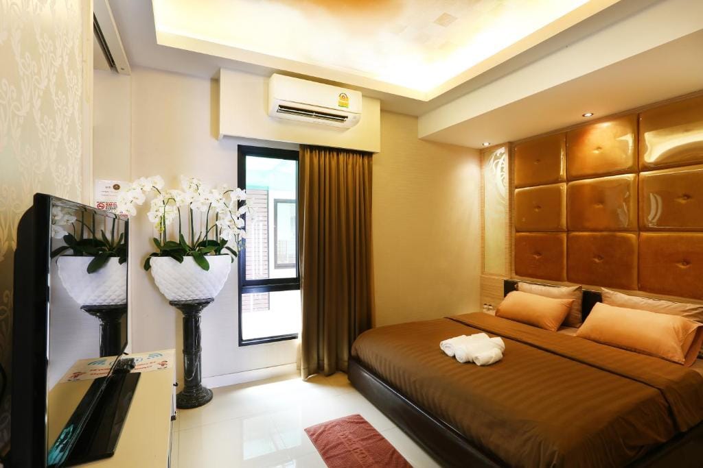 The Luxury Residence — 4
